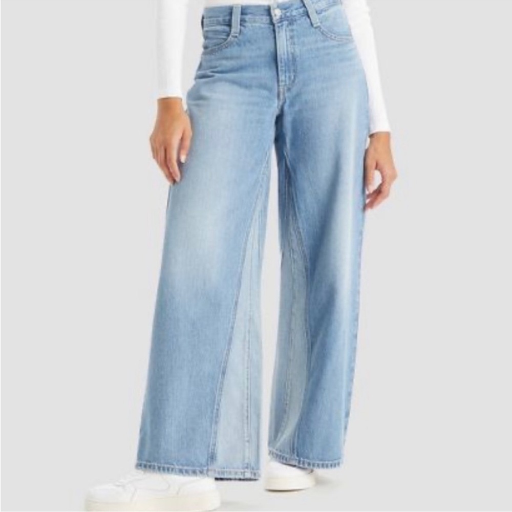 NWT Levi's Women's Sky Blue Wide Leg Jeans